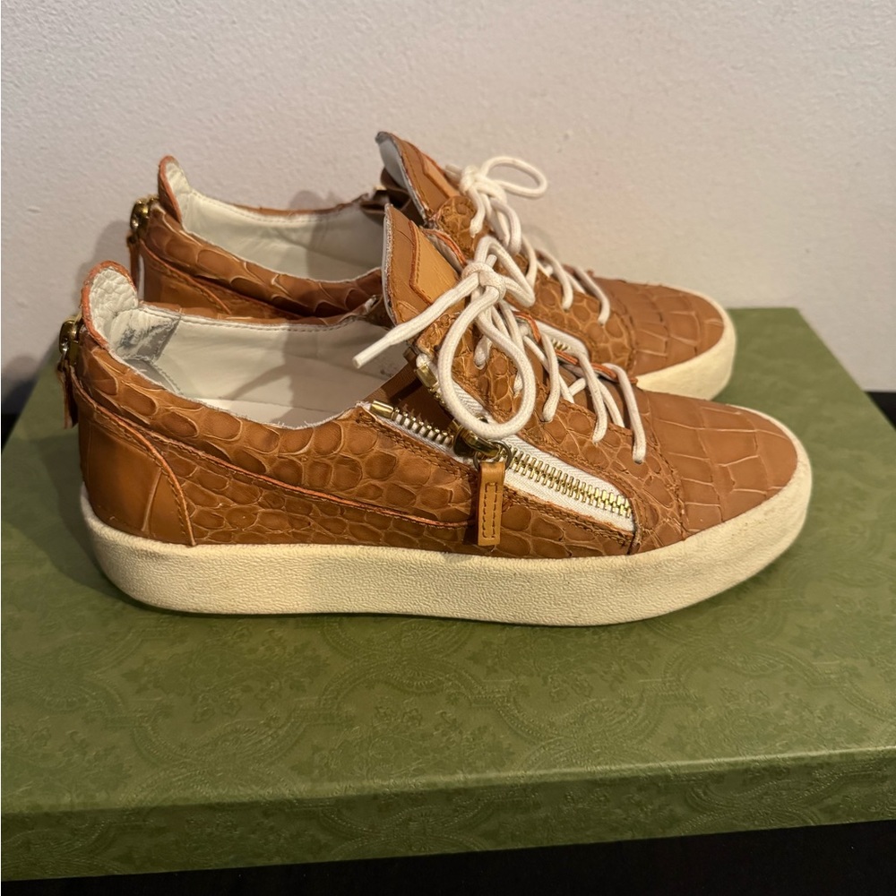 Giuseppe low tops